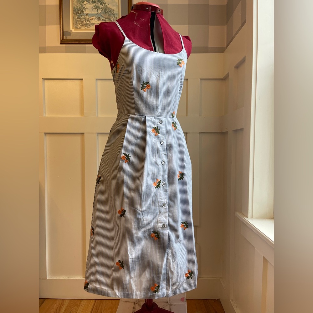 Ladies Vintage Cotton Embroidered Floral Dress POCKETS!